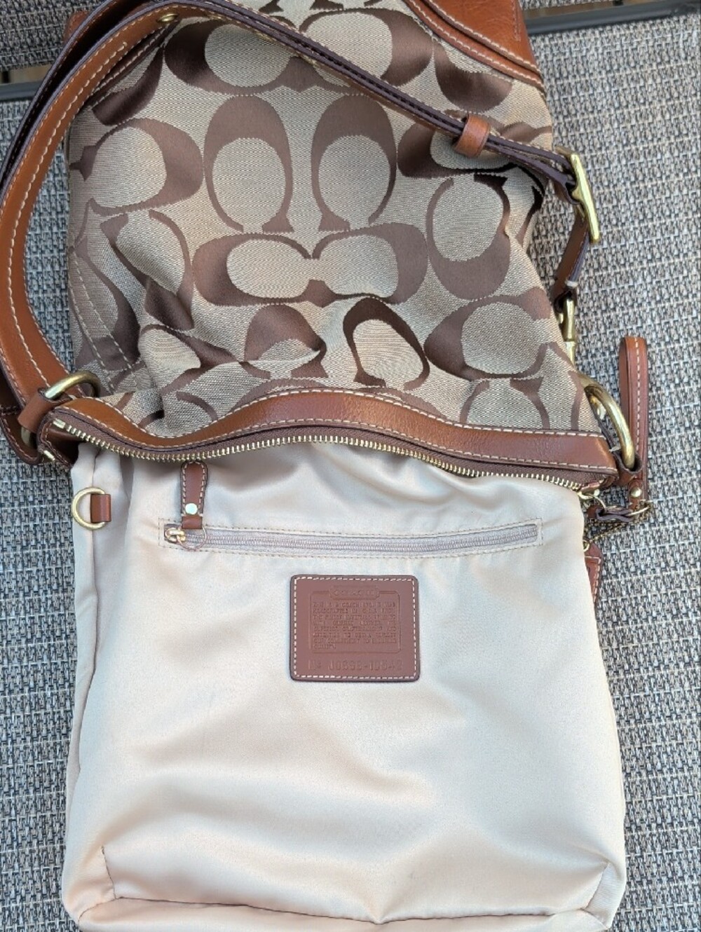 Coach Hampton Signature Shoulder Crossbody (F10542) - Picture 10 of 16